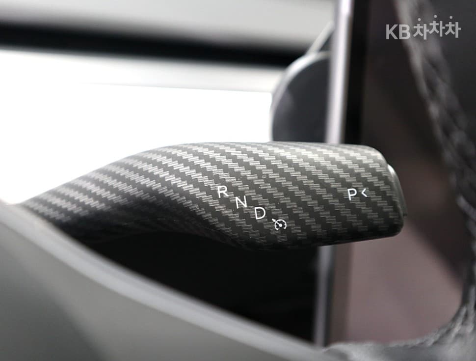 테슬라 Model YRWD Standard - 13