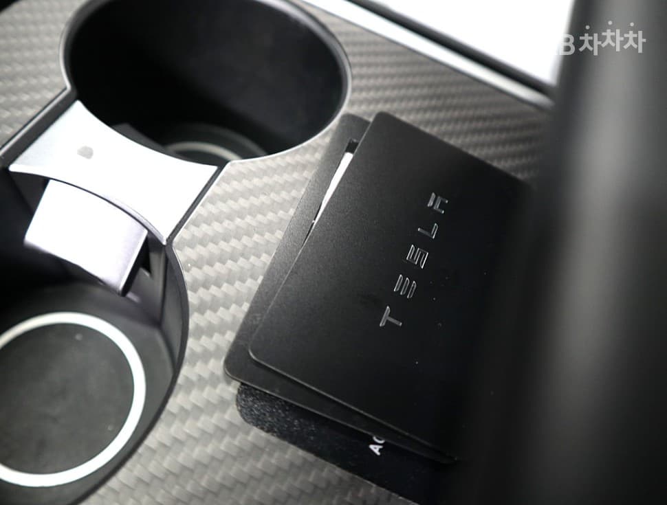 테슬라 Model YRWD Standard - 14