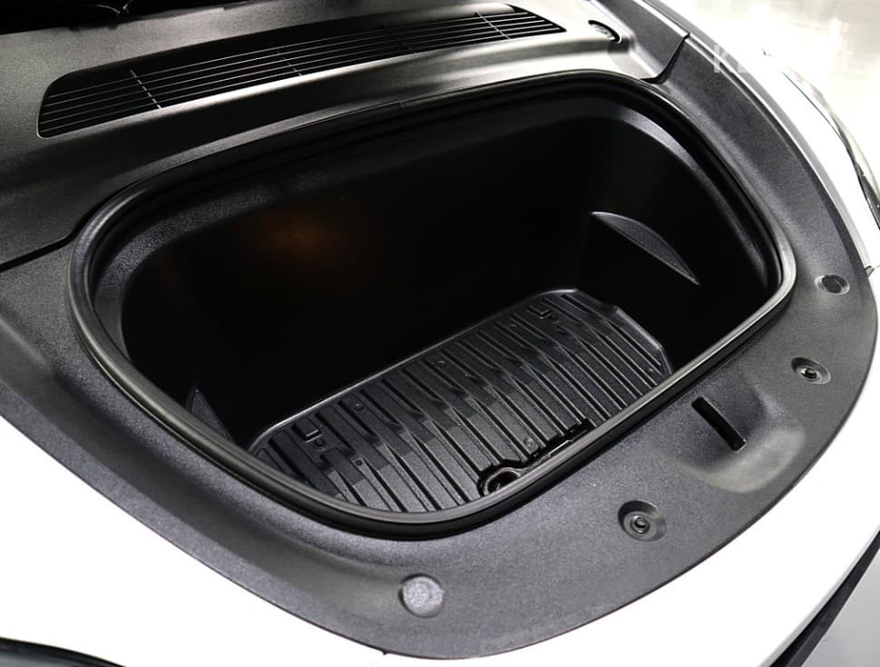 테슬라 Model YRWD Standard - 17