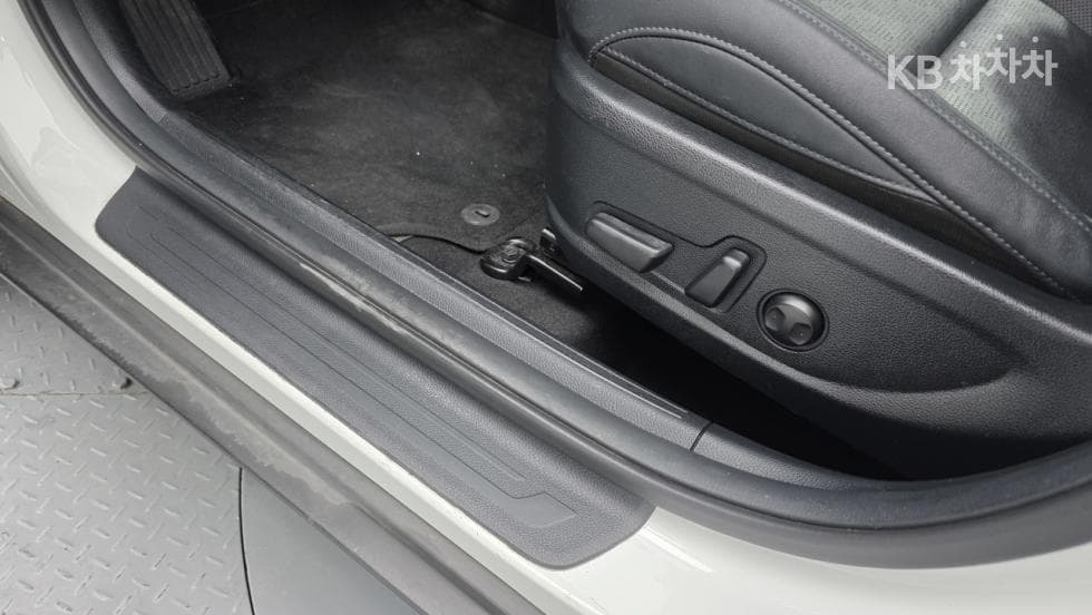 Киа Seltos1.6 Бензин Турбо 2WD Signature - 16