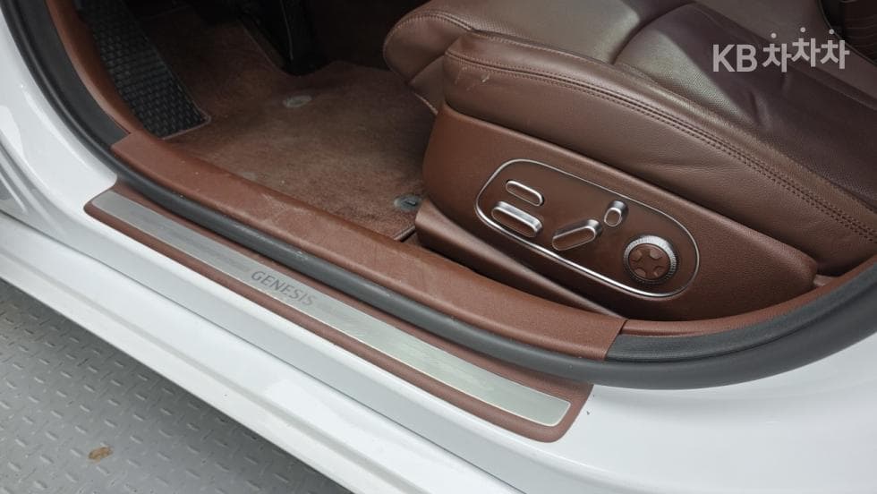 Дженезис G90(RS4)3.5T AWD Стандартен - 15