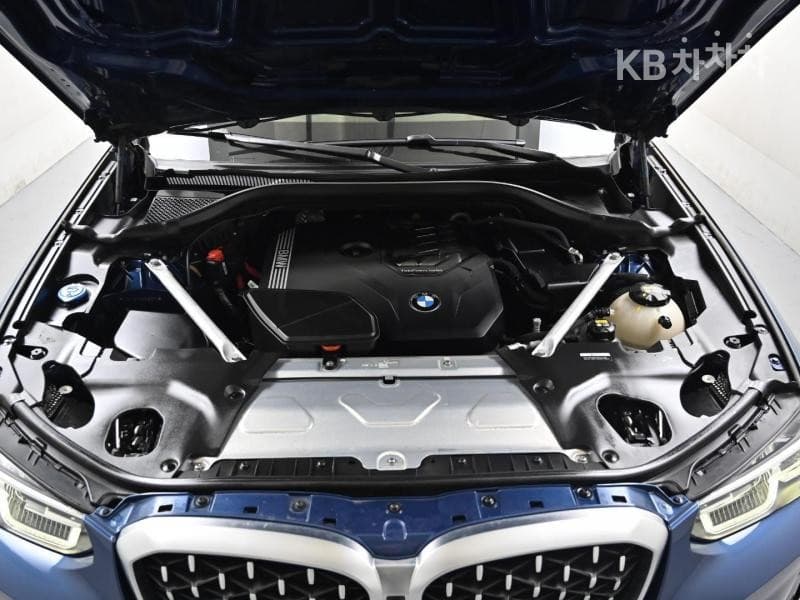 BMW New X4 (G02)xDrive 20i xLine - 6