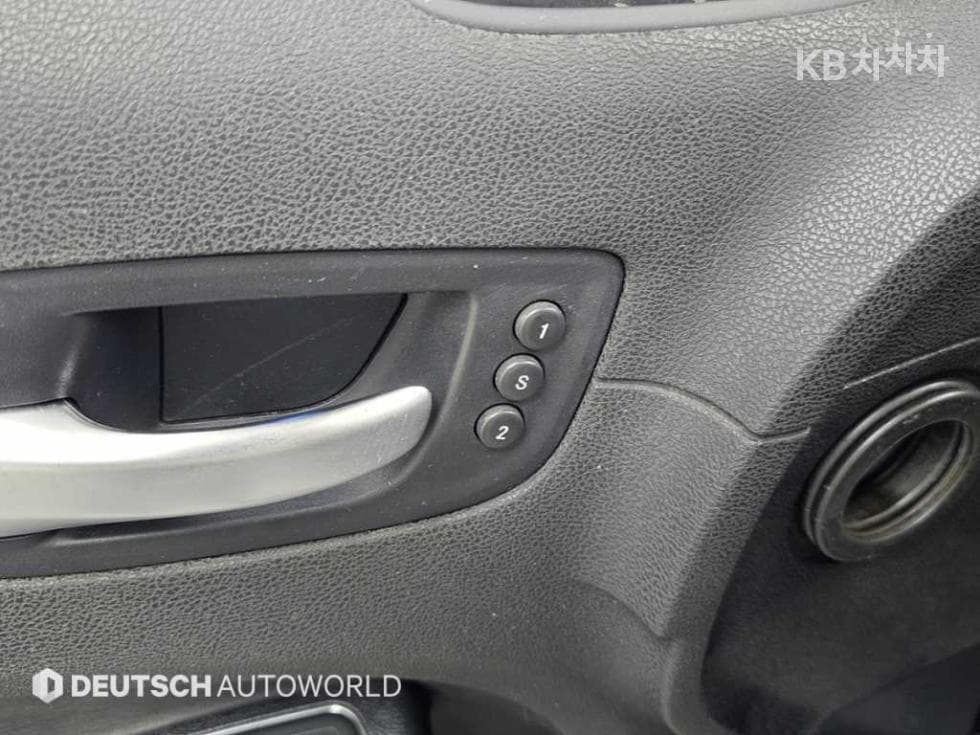 크라이슬러 The New (фейслифт) 300C3.6 - 18