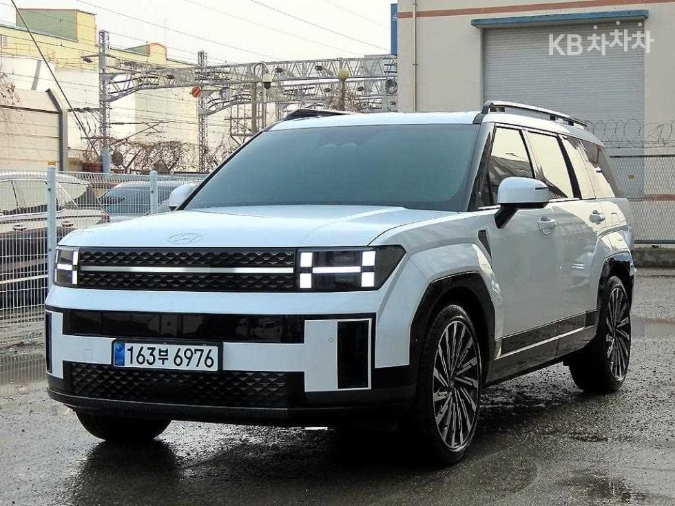 Hyundai The All New Santa Fe MX5 Gasoline 2.5T 2WD Calligraphy - Image 1