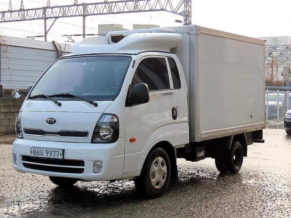 Kia Bongo 3 (light truck) 1 Ton 냉장Top (Cargo)차 Extra Long 표준형 King Cab Luxury - Image 1