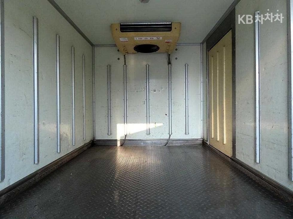 Kia Bongo 3 (light truck)1 Ton 냉장Top (Cargo)차 Extra Long 표준형 King Cab Luxury - 5