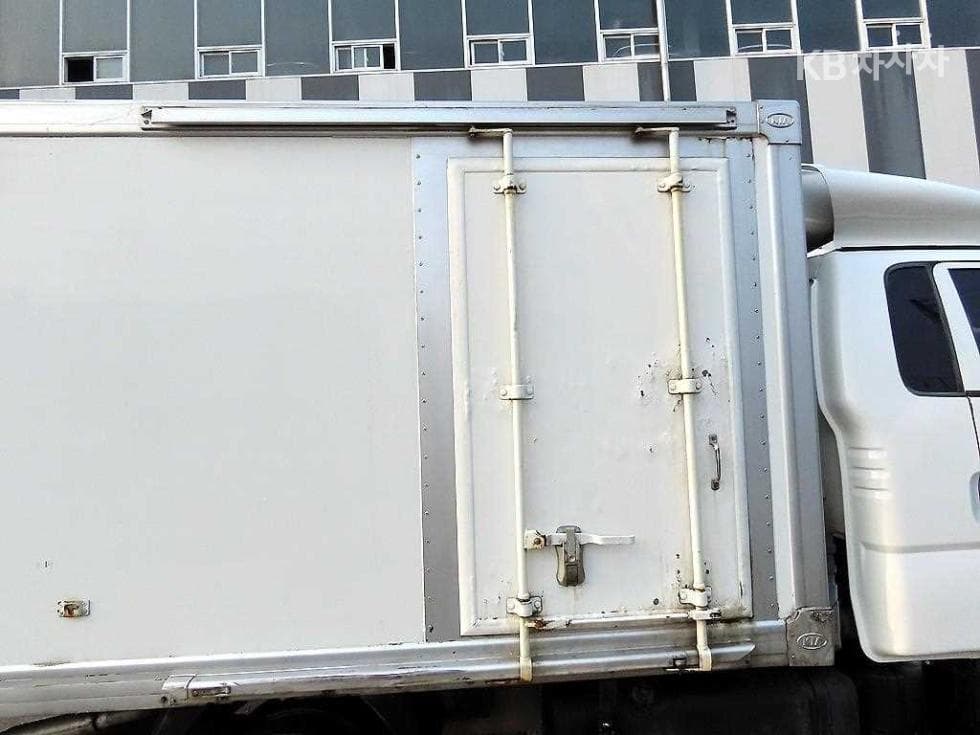 Kia Bongo 3 (light truck)1 Ton 냉장Top (Cargo)차 Extra Long 표준형 King Cab Luxury - 7