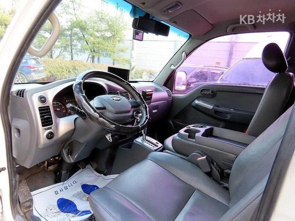 Kia Bongo 3 (light truck)1 Ton 냉장Top (Cargo)차 Extra Long 표준형 King Cab Luxury - 9