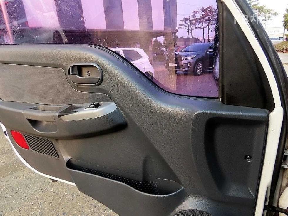 Kia Bongo 3 (light truck)1 Ton 냉장Top (Cargo)차 Extra Long 표준형 King Cab Luxury - 13