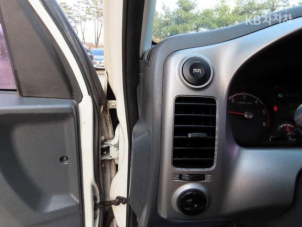 Kia Bongo 3 (light truck)1 Ton 냉장Top (Cargo)차 Extra Long 표준형 King Cab Luxury - 14