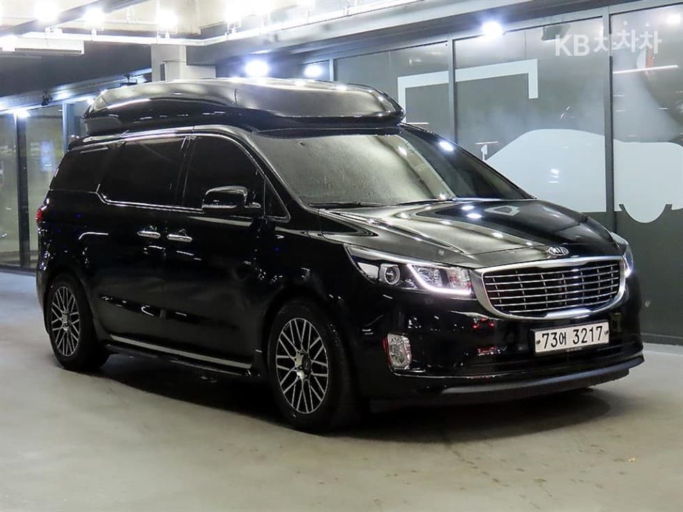 Киа All New Канивал 11-местен 2.2 Дизел Висок Лимузин (Канивал) Престиж - Image 1
