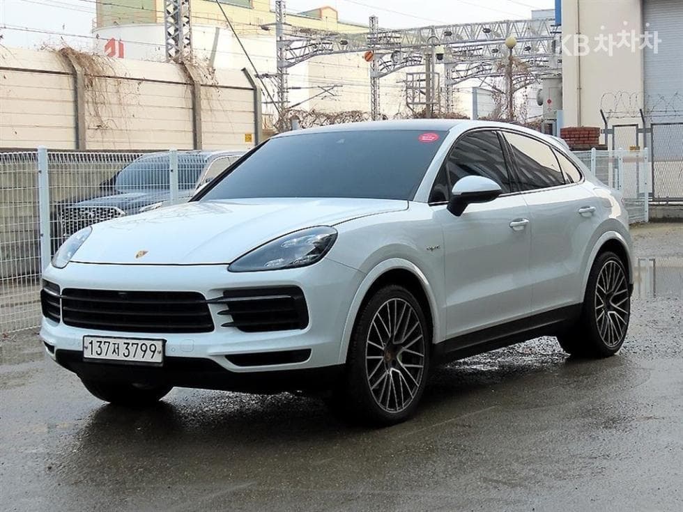 Porsche Cayenne(9Y0) 3.0 E-Hybrid Coupe Standard - Image 1
