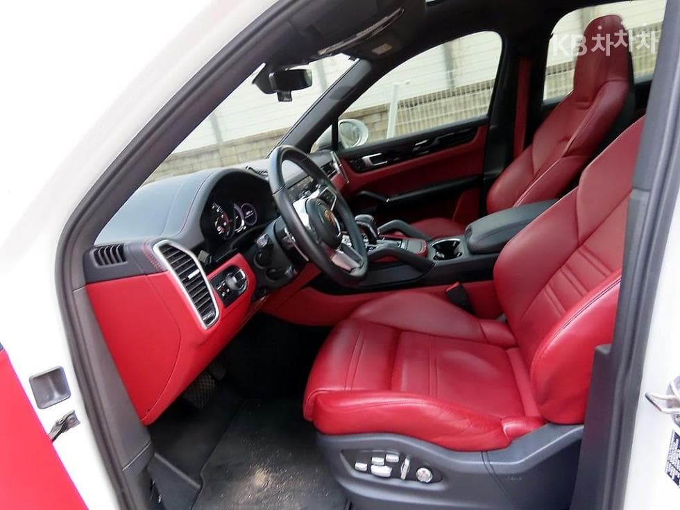 Porsche Cayenne(9Y0)3.0 E-Hybrid Coupe Стандартен - 5