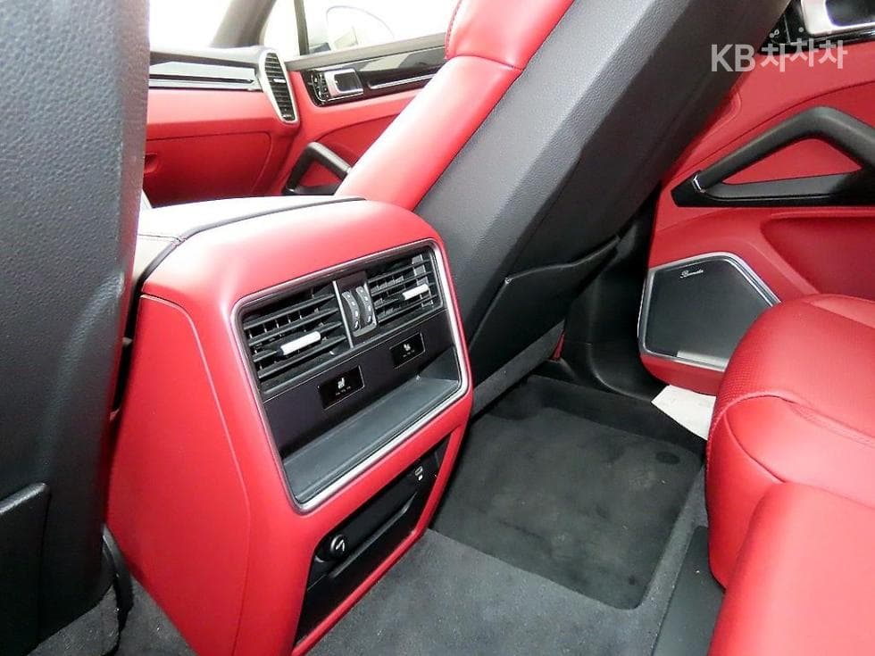 Porsche Cayenne(9Y0)3.0 E-Hybrid Coupe Стандартен - 16