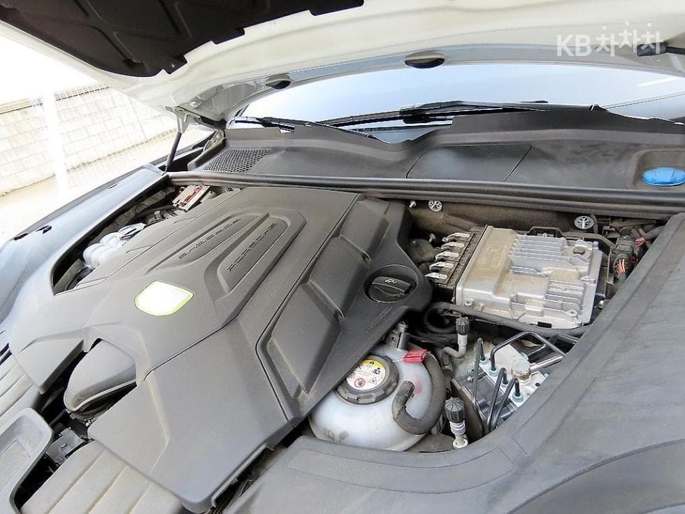 Porsche Cayenne(9Y0)3.0 E-Hybrid Coupe Стандартен - 19