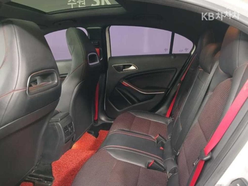 Mercedes-Benz A클래스A45 AMG - 8