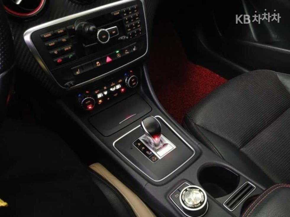 Mercedes-Benz A클래스A45 AMG - 15