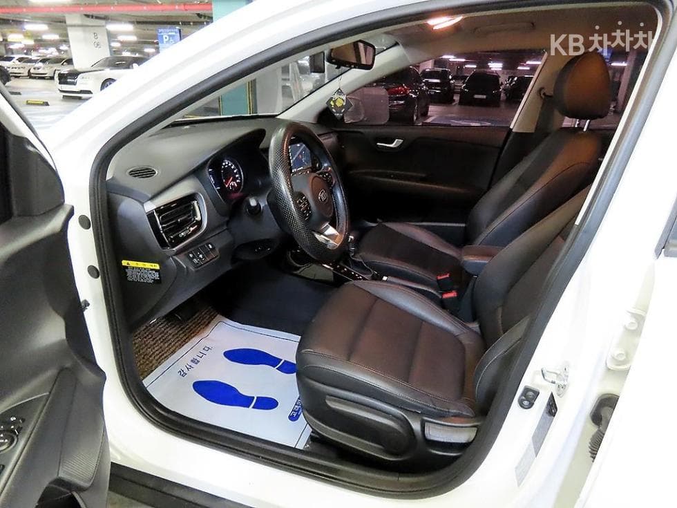 Kia StonicDiesel 1.6 VGT Deluxe - 6