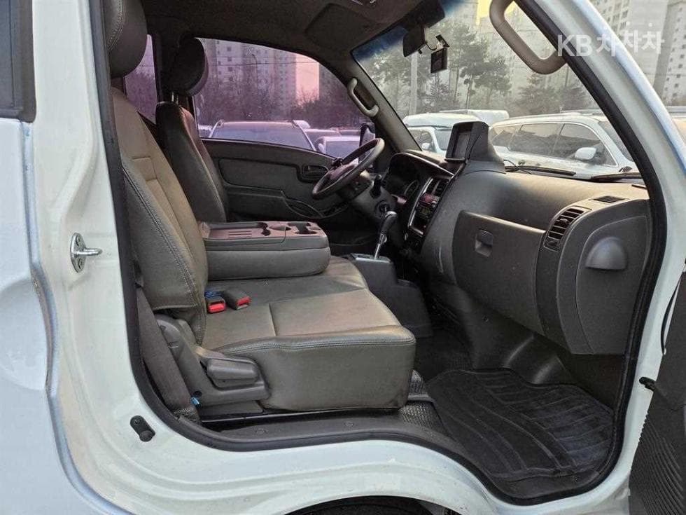 Хюндай Porter 2Удължено междуосие Super Cab CRDi DLX Стандартен - 18