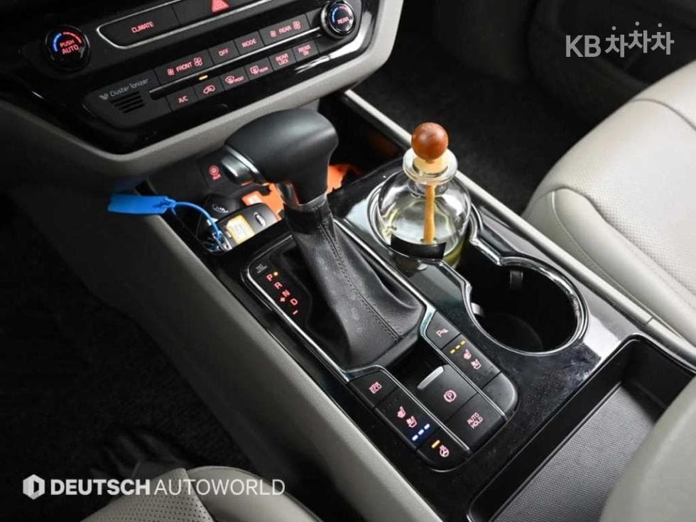 Киа The New (фейслифт) Канивал9-местен 2.2 Дизел Noblesse - 9