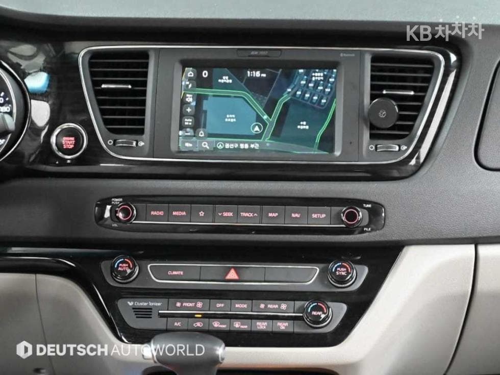 Киа The New (фейслифт) Канивал9-местен 2.2 Дизел Noblesse - 14