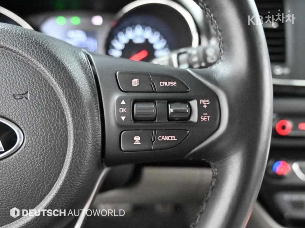 Киа The New (фейслифт) Канивал9-местен 2.2 Дизел Noblesse - 18