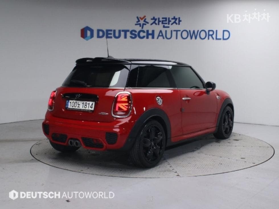 Мини Cooper 3도어S 2.0 JCW Стандартен - 3