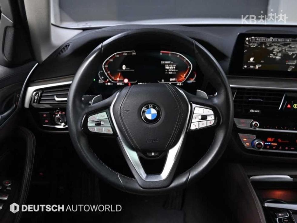 BMW 올New5 Series (G30)520d Luxury Plus - 13