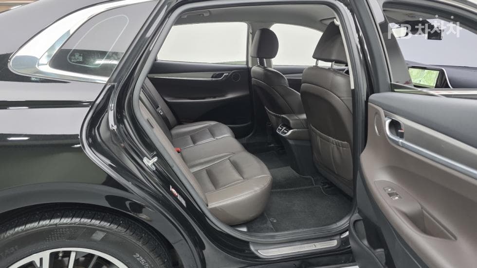 Хюндай The New (фейслифт) Grandeur (Azera)2.5 Premium 초이스 - 8