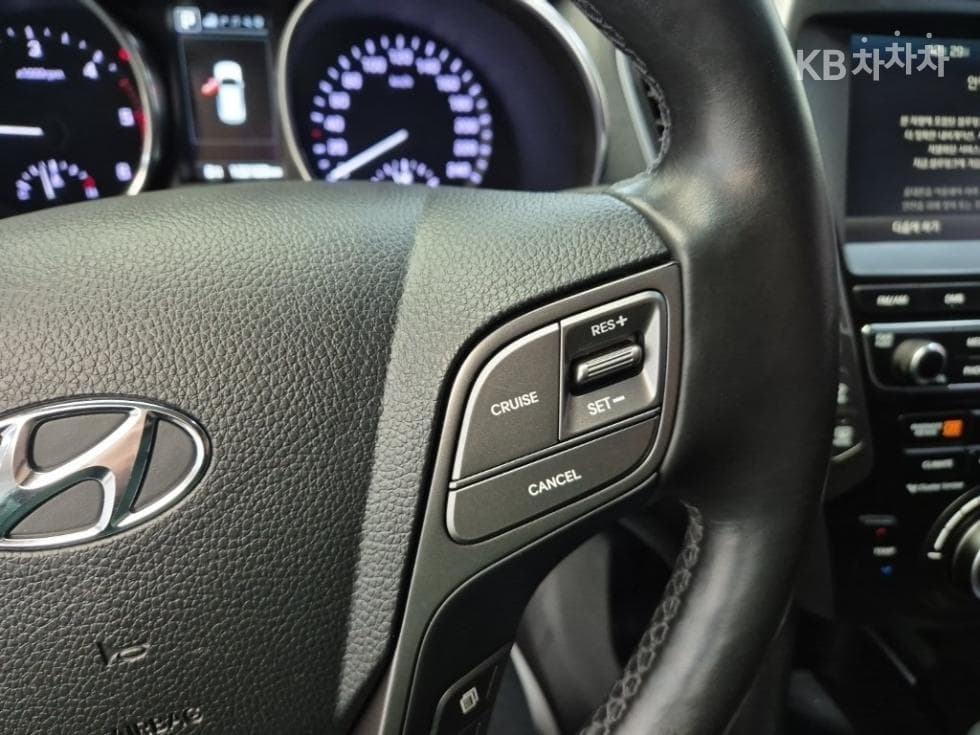 Хюндай Санта Фе The PrimeДизел Хонда R-двигател 2.0 дизел 2WD 5-местен Exclusive 기본 - 15