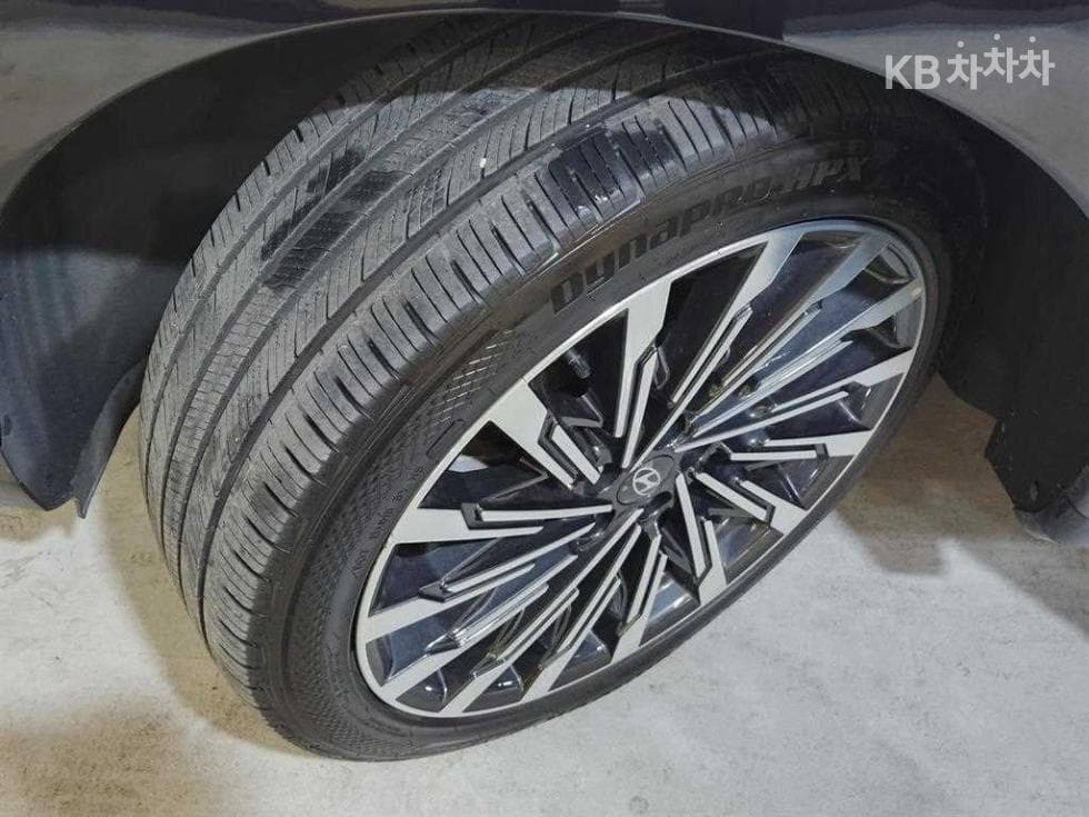 Hyundai The All New Santa Fe MX5Gasoline 2.5T AWD Calligraphy - 19