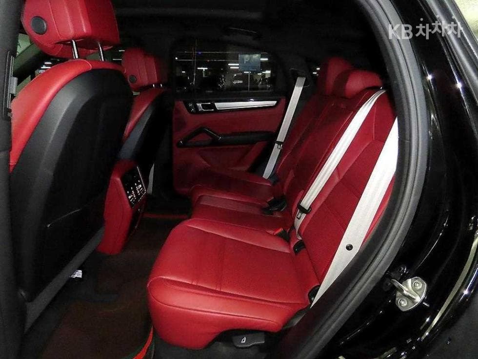 Porsche Cayenne(9Y0)3.0 Coupe Platinum Edition - 7