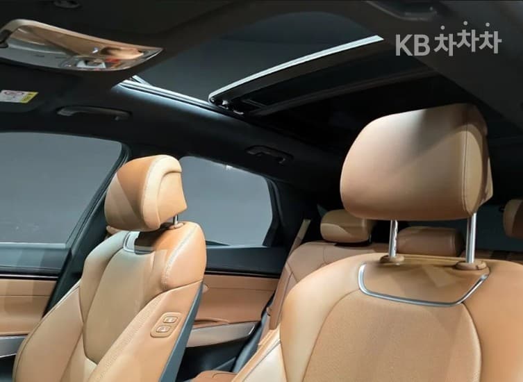 Genesis GV70Gasoline 2.5T AWD - 19