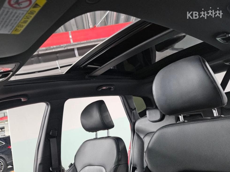 Киа All New Carens2.0 LPi Престиж 7-местен (Лимузин) - 16