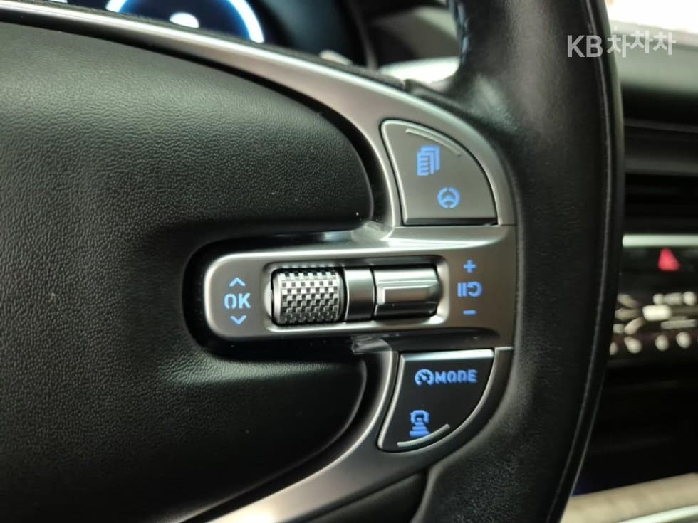 Genesis GV802.5 Turbo Gasoline AWD - 15