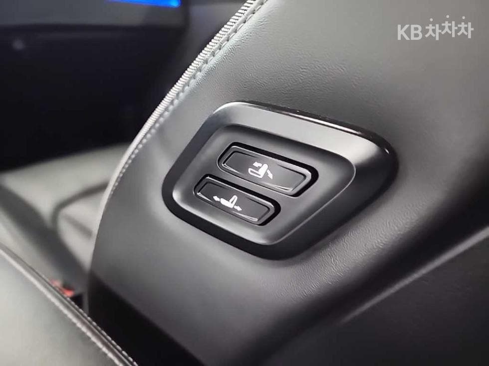 KG Mobility Rexton New 아레나2.2 AWD 더 블랙 - 15