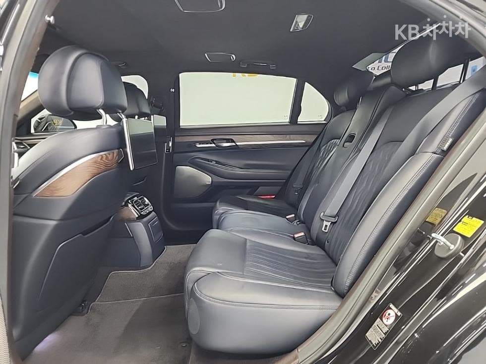 Genesis G903.8 GDi AWD Prestige - 12