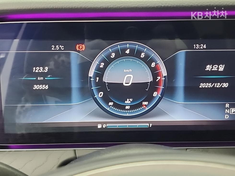 Mercedes-Benz E-Клас (W213)E300 4Matic Avantgarde - 6