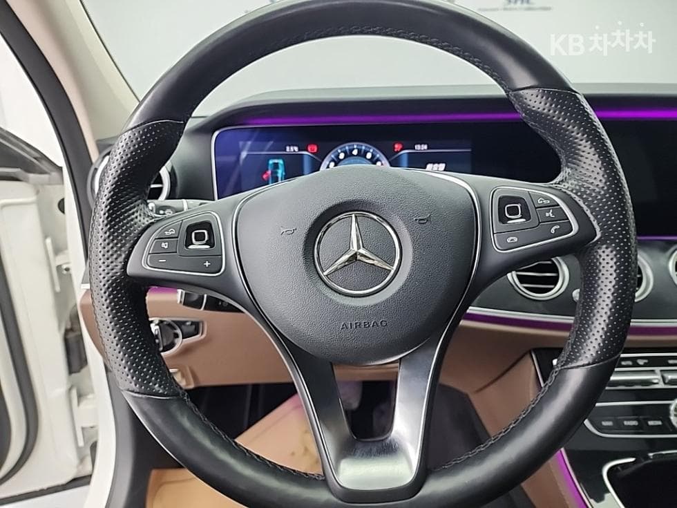 Mercedes-Benz E-Клас (W213)E300 4Matic Avantgarde - 9