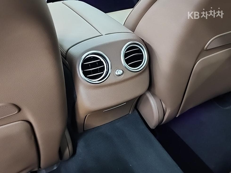 Mercedes-Benz E-Клас (W213)E300 4Matic Avantgarde - 13