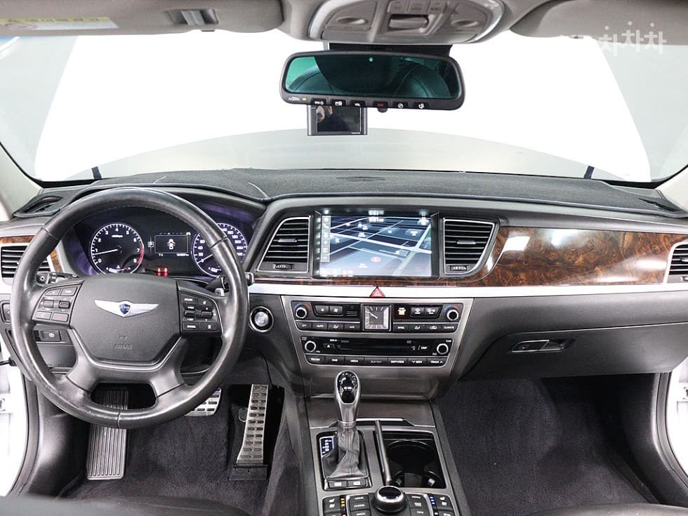 Хюндай ДженезисDHG330 Premium - 12