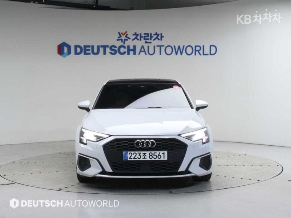 Ауди A3 (8Y)40 TFSI Premium - 3