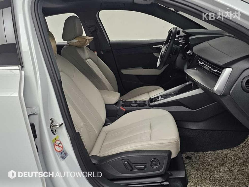 Ауди A3 (8Y)40 TFSI Premium - 10