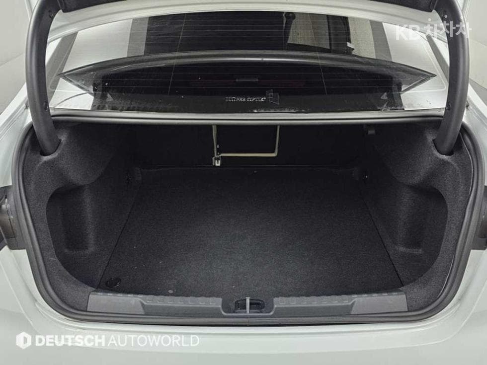 Ауди A3 (8Y)40 TFSI Premium - 20