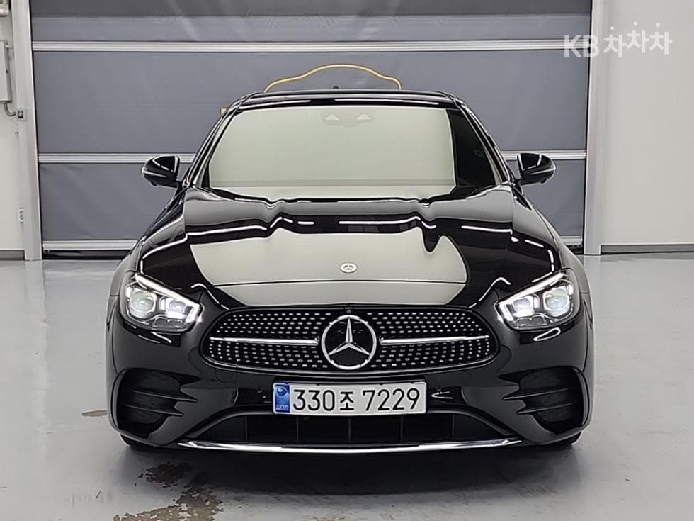 Mercedes-Benz E-Class (W213)E350 4MATIC AMG Line - 2
