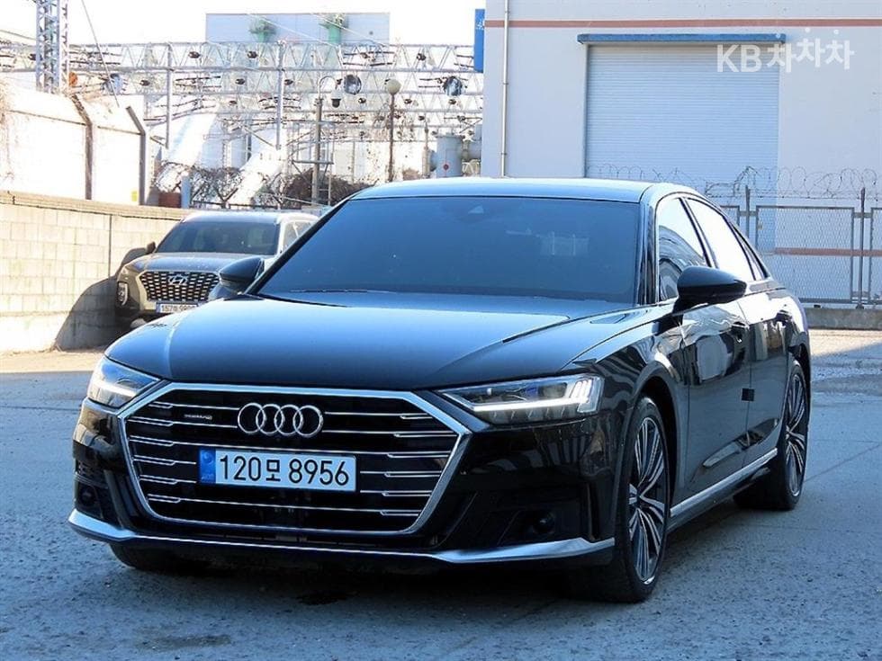Audi A8 (D5) 50 Turbo Diesel Injection 콰트로 - Image 1