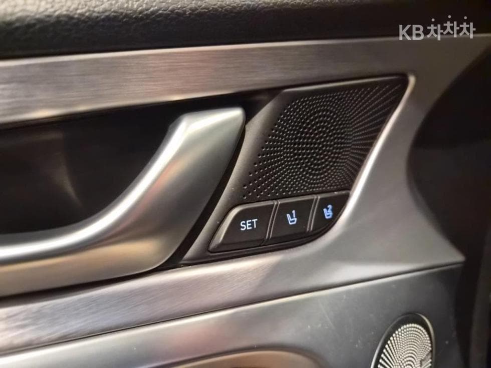 Genesis G702.0T AWD Elite - 19