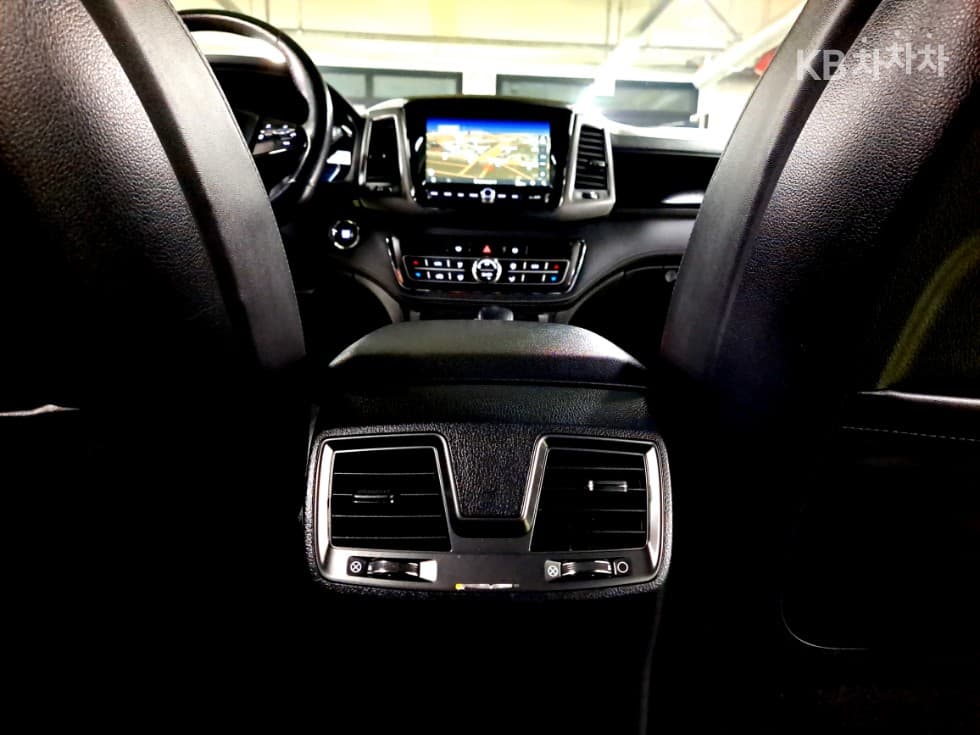 КейДжи Мобилити The New (фейслифт) Rexton 스포츠2.2 4x4 Престиж - 17