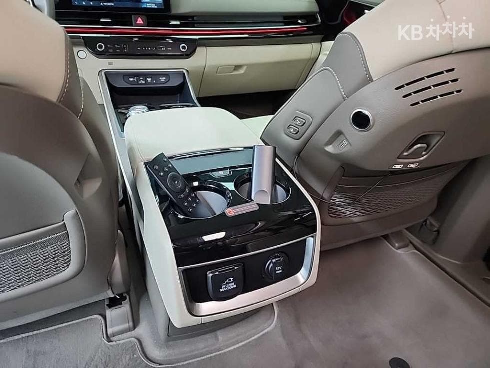 Киа The New (фейслифт) Канивал 4-то поколениеВисок Лимузин (Канивал) G3.5 GDI 7-местен (Лимузин) Signature - 13