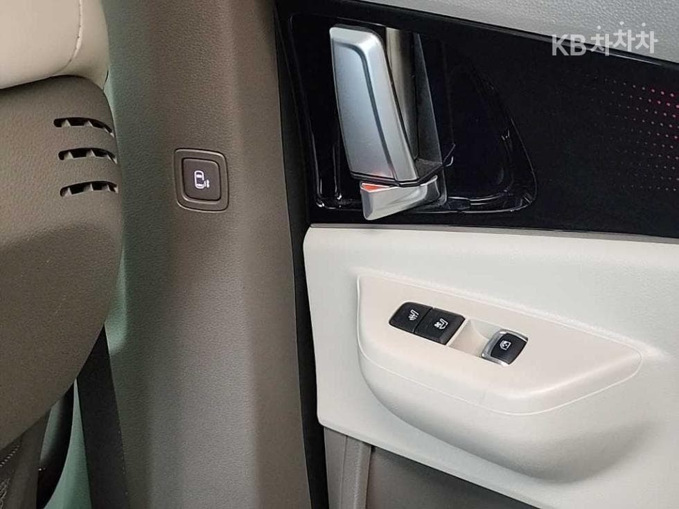 Киа The New (фейслифт) Канивал 4-то поколениеВисок Лимузин (Канивал) G3.5 GDI 7-местен (Лимузин) Signature - 15